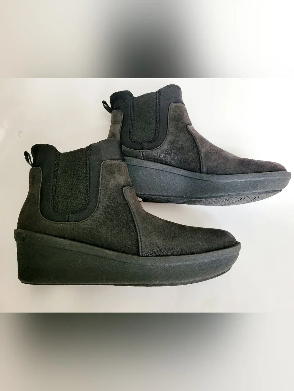 Clarks Cloudsteppers Super Lightweight Black Chelsea PullOnPlatform Booties US 8